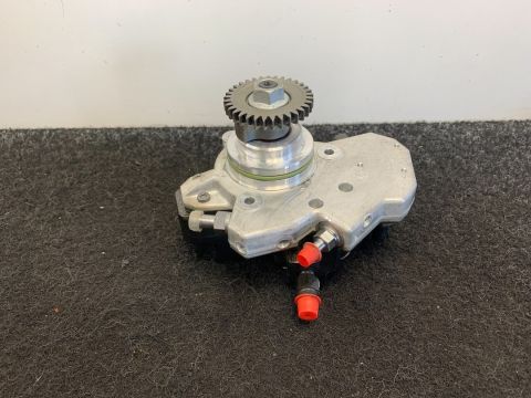 Mercedes Benz 3.0 CDI Hochdruck Kraftstoffpumpe 642 1KM! A6420701301