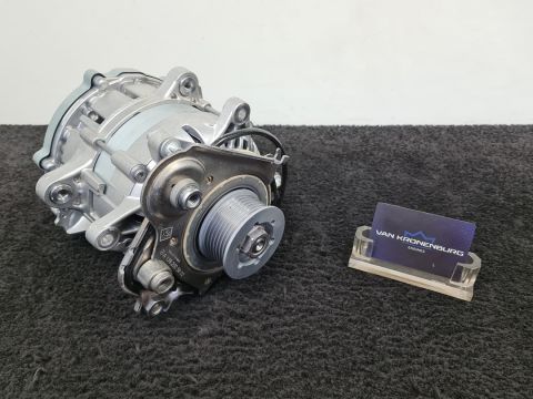 Mercedes Benz C63 AMG Performance (W206) Lichtmaschine A0009008135